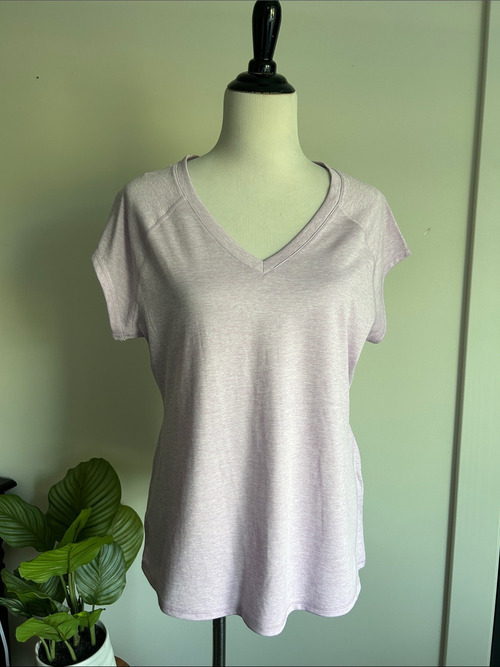Ideology L Light Lavender V-Neck casual athletic leisure Top